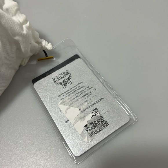 MCM Claus M Reversible Logo Belt Red One Size - Picture 6 of 7